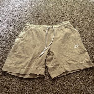 Mens tan Nike Shorts (Great Condition) size medium
